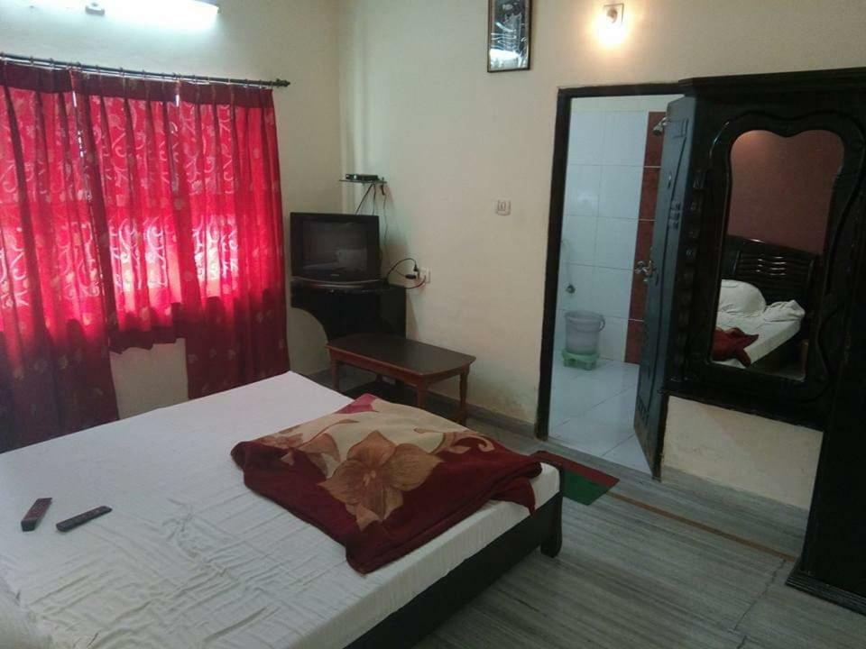 Hotel Shreeji Sharan Nāthdwāra Exteriör bild
