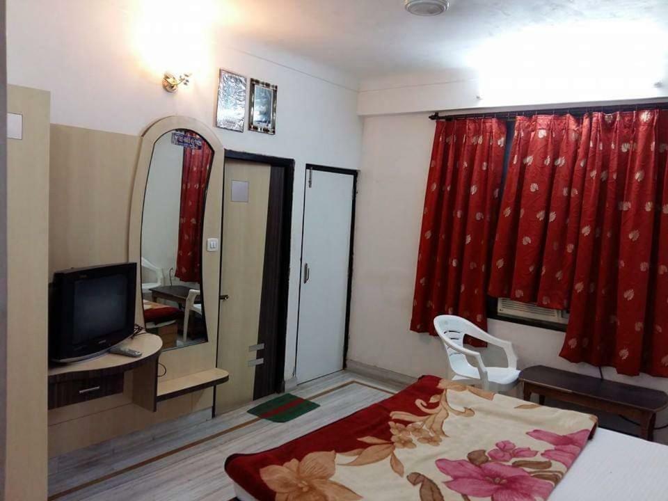Hotel Shreeji Sharan Nāthdwāra Exteriör bild